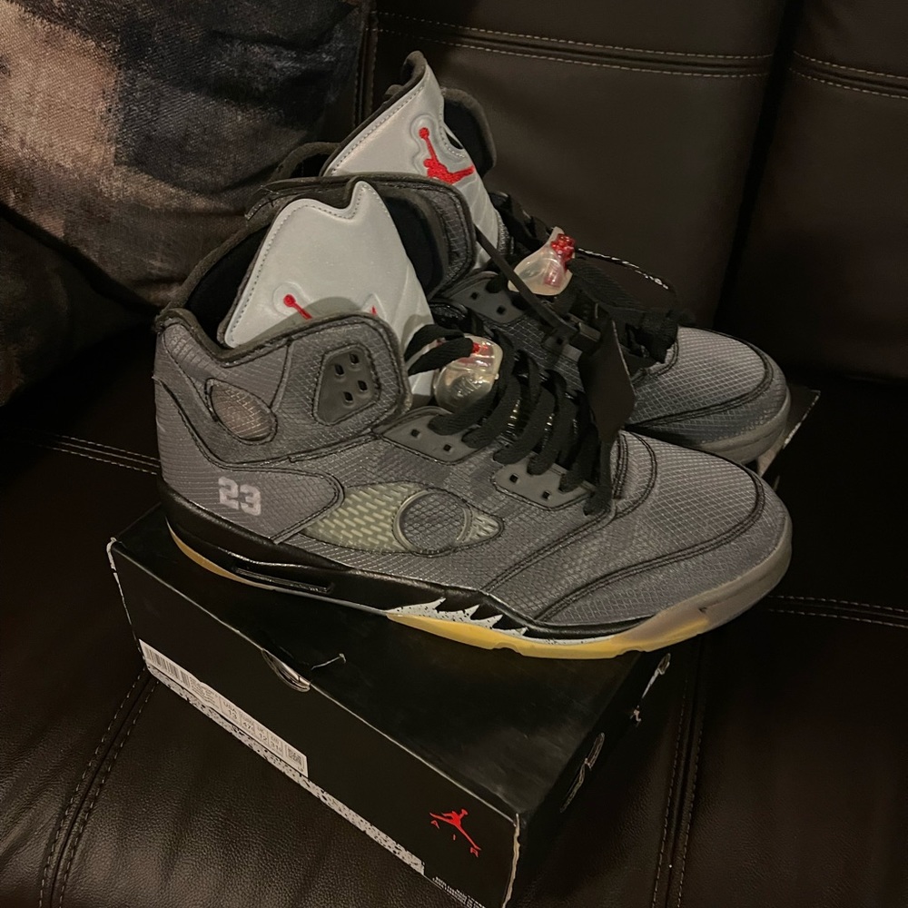 Jordan off white 5s